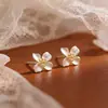 Aretes de Flor de Gardenia para Mujer 2026 Nuevo Diseño de Nicho Pendientes Elegantes Dulces de Alta Gama para el Cuidado de los Oídos