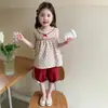 Conjunto de Verão para Meninas 2026 Novo Estampa Infantil Laço Shorts Colete Roupas de Verão Moda Bebê Conjunto de Duas Peças