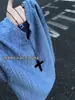 Camiseta de manga larga con cuello en V, patrón de diamantes texturizado en color azul neblina, unisex, estilo otoño, relajada y chic sin esfuerzo, perfecta como capa base