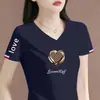 Camiseta V-Neck de Manga Curta Estilo Mãe de Comércio Exterior para Mulheres, Estilo Coreano, Tendência, Caimento Solto, Emagrecedor, Casual, Top Fashion