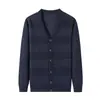 Nuevo suéter cárdigan casual de punto para hombre de comercio exterior transfronterizo, elegante tejido trenzado holgado con cuello en V, prenda superior para hombre