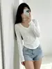 Camiseta de manga larga con cuello en V y dobladillo curvo para mujer, top sexy ajustado para otoño e invierno, camiseta básica de moda para mujer