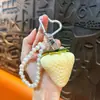 Llavero Creativo de Cadena de Perlas de Fresa Grande Colgante Lindo para Bolso Llavero de Coche Regalo para Pareja Venta al por Mayor