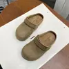 Sandálias Estilo Birkenstock para Meninas 2026 Verão Novos Sapatos Infantis Mules Slip-On Fechados para Meninas Mais Velhas