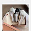 Zapatos coreanos retro de nicho con punta dividida tipo pata de cerdo, zapatos planos bajos, zapatos de talla grande, zapatos de diseñador, zapatos de exportación