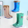 Botas de lluvia impermeables de moda para mujer, de tubo largo, para exteriores, de tubo alto, cálidas, antideslizantes, resistentes al desgaste, zapatos de agua, zapatos impermeables para mujer para todas las estaciones
