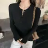 Camiseta de manga longa canelada com gola Henley estilo coreano K2607 para mulheres, outono e inverno, slim fit, top versátil de algodão como base