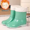 Botas de lluvia modernas, impermeables y antideslizantes para mujer, nuevo modelo de primavera, zapatos de goma de trabajo duraderos para cocina, de suela gruesa, de media caña, con suelas suaves
