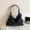 Bolsa tote de bolinhas de grande capacidade, best-seller transfronteiriço, novo modelo 2026 para mulheres, bolsa de ombro versátil de alta qualidade para o dia a dia, moderna