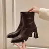 Botines cuadrados de moda estilo coreano con tacón grueso para mujer, otoño e invierno 2026, con forro de felpa, negros, de ajuste ceñido, con tacón alto, elegantes