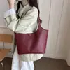 Bolsa Tote Casual Simples Elegante de Ombro Único para Axila Outono 2026 Grande Capacidade para o Dia a Dia Mão para Mulheres