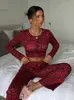 Conjunto de Loungewear Feminino Primavera/Verão 2026: Cropped com Estampa de Leopardo, Manga Flare, Gola Redonda e Calça Wide-Leg