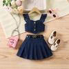 Conjunto de 2 Peças Verão Meninas Manga Flutuante Botão Decorativo Bainha Irregular Top Envolvente nas Costas com Saia Plissada Elástica Jeans