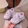 Zapatillas para bebé niña 2026 nuevas de malla transpirable suela suave antideslizantes lindas de dibujos animados con lazo adorables zapatos casuales