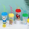 Taza de plástico de panda de dibujos animados creativa Valor de color alto de la red roja Taza linda para niños Taza de plástico con pajilla Disponible al por mayor