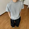 Camiseta de manga curta desconstruída estilo americano em malha de algodão espacial, coleção de verão, moderna, modelagem solta, casual e versátil
