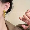 Aretes de Borla Metálica con Flor de Estilo Coreano para Mujer Otoño e Invierno Aretes Elegantes Vintage para Mujer Aretes Únicos de Alta Gama que Combinan con Todo