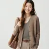 Cardigan de Cashmere com Trança Gola V Estilo Preguiçoso Suave para Mulheres Fechamento com Botões Suéter Espessado Versátil Peça de Roupa Externa Estilosa