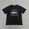 Venta a largo plazo de la serie Corteiz Devil Island, con un estampado de logo de letras en una camiseta de cuello redondo y manga corta, un estilo de algodón ajustado para ventas transfronterizas