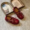 Novos Sapatos de Ballet com Laço Retro Francês para Crianças Outono 2026