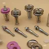 Rodillo guía de alambre para máquina de tejer cintas, tensor de resorte, tensor de resorte, prensador de alambre, guía de hilo, pinza para hilo, dispositivo anti-salto de alambre