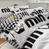 Conjunto fofo de quatro peças em algodão com aloe vera estilo coreano, com fundo verde fresco e estampa de gato preto, capa de edredom para conjunto de cama de quarto e casa de temporada