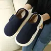 Abertura grande, fecho de velcro, forrado com fleece, sola grossa, pantufas quentes para outono e inverno, unissex, silenciosas, com design de bico fechado, adequadas para pessoas com pés inchados ou largos, para uso interno