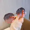 Nuevas gafas de sol de alta gama para mujer, gafas de sol de moda con protección solar para conducir, gafas cuadradas de cara redonda con degradado y protección UV.