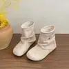 Diseño elegante, gamuza de suela plana, primavera/otoño 2026, botines cómodos de corte bajo para mujer con hebilla de cinturón, botines versátiles de cuero suave de nueva moda