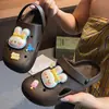 Zuecos cerrados para mujer para uso en casa, pantuflas de verano antideslizantes para baño, de suela suave, ligeros, se pueden usar afuera, pantuflas para hombre