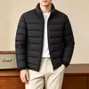 Chaqueta de algodón para hombre transfronteriza 2026 otoño e invierno versión con cuello alto y cremallera chaqueta acolchada ligera para hombres de mediana edad y jóvenes chaqueta corta cálida