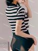 Traje de baño de estilo coreano para mujer, de media manga, con rayas de aguas termales, estilo azul marino, con solapa y botones, de manga corta y corte entallado.