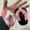 Zapatillas Lindas Que Chiflan Colgante de Muñeco de Peluche Corazón de Niña Llavero de Bolso Colgante Decorativo Chanclas Muñeco