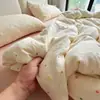 Hilo de doble capa YU ~ Juego de cuatro piezas de gasa de doble capa de grado materno e infantil Corazón de niña francesa Algodón Juego de tres piezas para dormitorio Ropa de cama