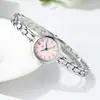 Reloj de cuarzo de moda nicho para mujer, compacto, adecuado para chicas de secundaria, suministro para transmisión en vivo, decoración de reloj con pulsera de aleación