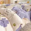 Conjunto de cama de algodão escovado puro de quatro peças com tema de desenho animado, conjunto de três peças para dormitório estudantil, atacado para presentes, conjunto de 4 peças adequado para dormir sem roupa, design minimalista