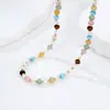 El nuevo collar de cuentas de colores dopamina de TikTok para mujer, diseño de nicho de lujo ligero con una cadena para la clavícula única y elegante.