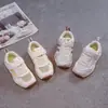 Tênis Esportivo Infantil 2026 Modelo de Verão Sapatos de Menino Malha Respirável Casual Sapatos de Pai Treinamento ao Ar Livre para Meninas