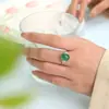 Anillo Chiba Tai de Calcedonia Plata Verde para Mujer, Anillo Sencillo y Elegante con Cabujón Ovalado, Joyería de Mano de Moda Microincrustada Producto de Fábrica