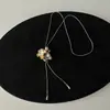 Elegante y Exquisito Collar Largo de Flor Estéreo de Perlas Blancas con Borla, Gargantilla Ajustable con Cordón