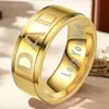 Anel de aço de titânio não desbotamento nicho carta de design família DAD ins de alta qualidade joias de aço inoxidável joias atacado