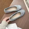Zapatos de boca baja de punta redonda versátiles 2026 zapatos planos bailarinas primavera y otoño fondo plano lazo gamuza estilo francés nuevo