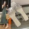 Nuevas Sandalias de Verano 2025 Versátiles Elegantes de Tacón Medio Tacón Grueso Estilo Francés Transparentes de Cristal Pedrería para Mujer para Exteriores sin Cierre