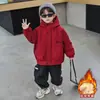 Parka Bordada de Piel de Conejo Estilo Otoño/Invierno para Niños 2026 Nuevo Estilo Invierno Chaqueta Acolchada Estilo Callejero Fresco Ropa de Algodón para Niños Pequeños
