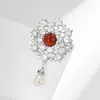 Popular Joyería Europea y Americana Lujo Completo Diamante Circonita Forma de Gota Guirnalda de Perlas Broche Flor Pin Joyería para Mujeres
