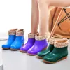 Botas de Chuva Femininas Curtas Moda Sapatos de Água Forradas com Lã Quente Botas de Água Antiderrapantes Espessas Resistentes ao Desgaste Sapatos Impermeáveis para Primavera e Outono Botas de Chuva de Cano Médio