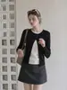 Impresionante conjunto de punto rojo de dos piezas con mangas largas para mujer, nueva colección otoño 2026, corte ajustado, favorecedor y con un estilo relajado, perfecto como capa interior