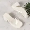Pantuflas de PVC de suela gruesa estilo europeo y americano para mujer, adecuadas para usar al aire libre, en colores caramelo, con plataforma impermeable y tacón de cuña, disponibles en Wish