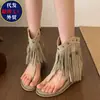 Sandalias de cuero suave con remaches y flecos para mujer, nuevo modelo 2026, con aumento interno de altura, tacón de cuña, puntera abierta, sandalias de verano bohemias