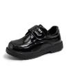 Sapatos Pequenos de Couro para Meninos Primavera e Outono 2025 Novo Estilo Coreano Estilo Britânico Preto Solado Macio Sapatos Infantis Sapatos para Apresentação de Alunos do Ensino Fundamental